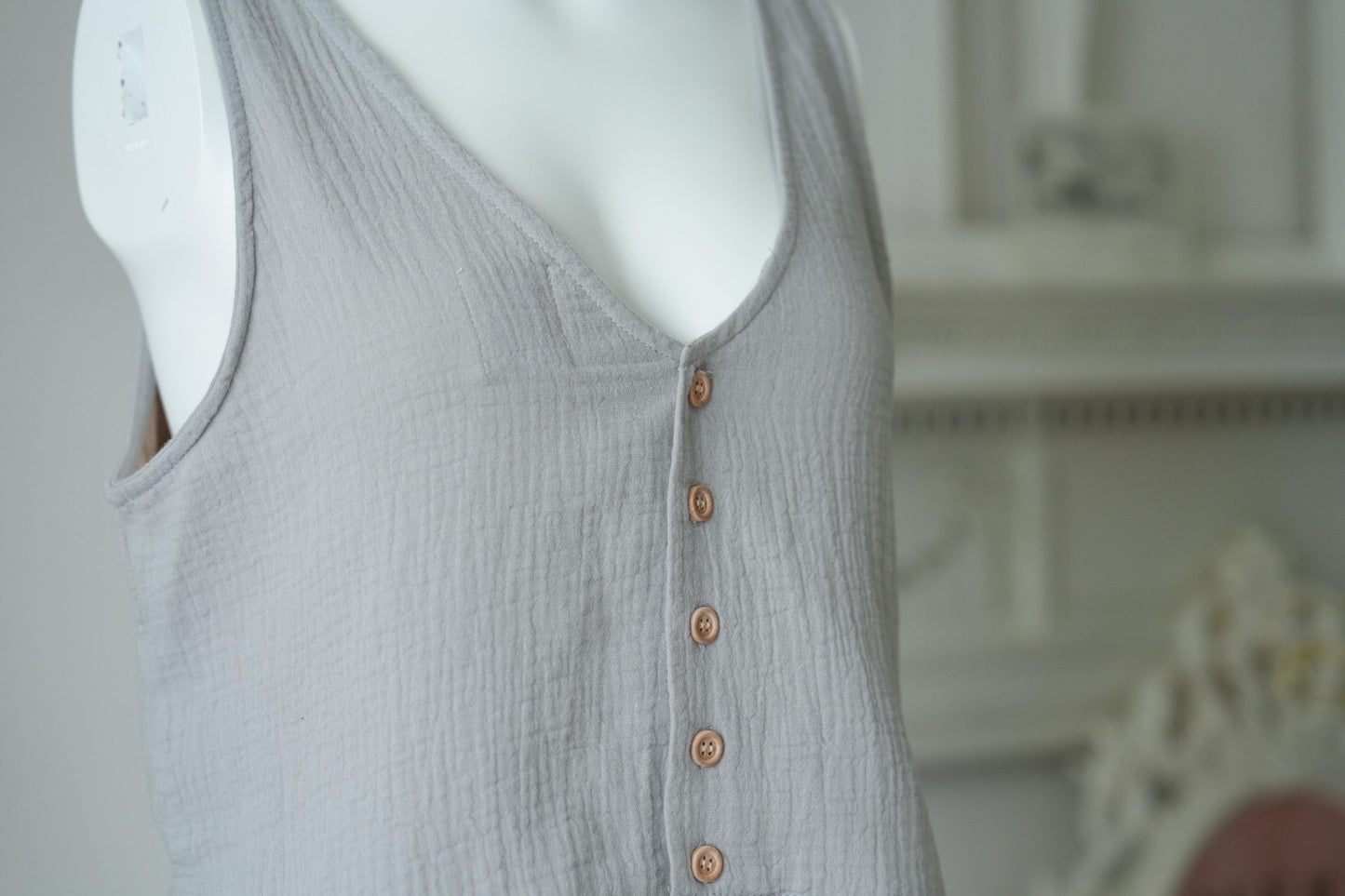 Cotton Gauze Back Button Tanktop Gray